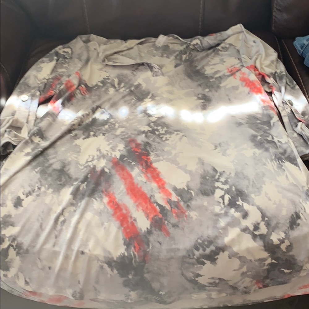 Gabby top by Honeyme white with gray and red.